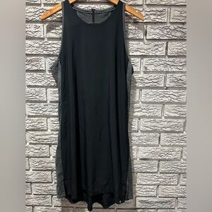 Smartwool Black Sleeveless Midi Shift Dress with Gray Side Panels